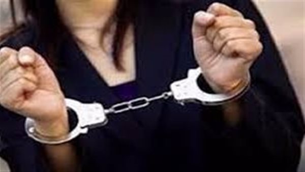 حبر في الشاي وحجر في الرأس.. كيف قتلت غادة والدتها بمساعدة عشيقها؟