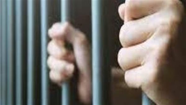 نشر صورها على الفيس.. تفاصيل الحكم على شاب بتهمة التشهير بحبيبته في قنا