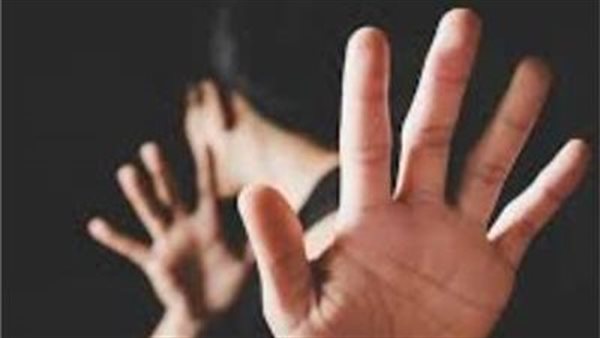 تحرش بطالبة في الشارع.. تفاصيل القبض على عامل ملابس بالطالبية