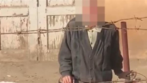 بالعجلة.. مسن يرتكب أفعال خادشة للحياء أمام مدرسة بنات في طلخا