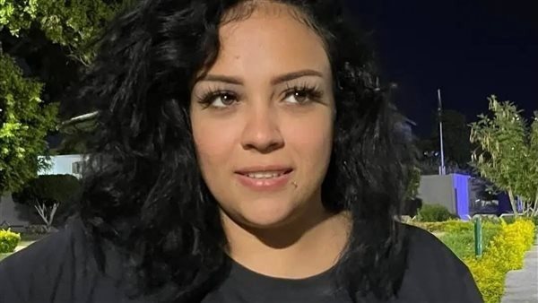 بصي اللبس اللي أنتي لابساه..فيديو لفتاة تتهم شابا بالتحرش داخل أتوبيس يثير الجدل | شاهد