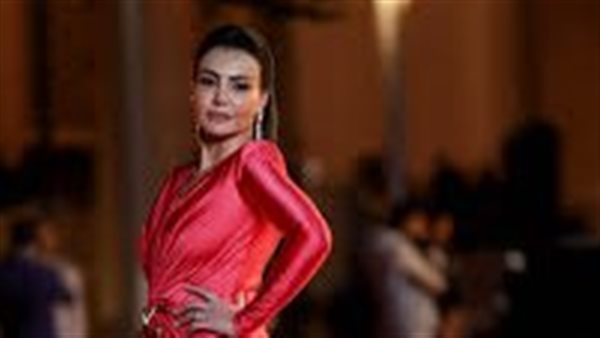 إطلالة أنيقة.. دينا فؤاد تخطف الأنظار في أحدث ظهور | شاهد