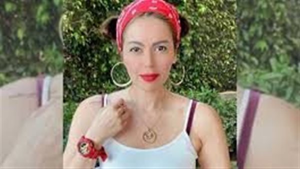 تعليق مثير من لقاء الخميسي على منتقدي تخليها عن كرامتها بعد مسامحتها لعبد المنصف 