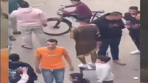 والدة المجنى عليه فى واقعة ارتداء بدلة رقص بالقليوبية: شربوا إبني حاجه علشان يعملوا فيه كده