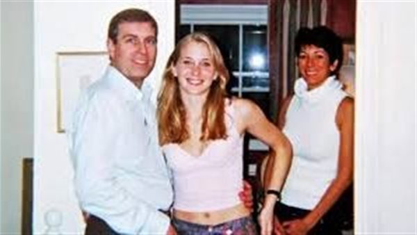 6 سيارات شرطة و8 ضباط.. كواليس ليلة القبض على الأمير أندرو بسبب فضيحة إبستين |شاهد