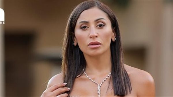 نفسي يبقى عندي عيلة..دينا الشربيني تحسم الجدل بشأن ارتباطها | فيديو