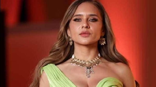 نيللي كريم عن علاقتها مع الله: ساعات بقول أنا ليه بيحصلي كدا | فيديو