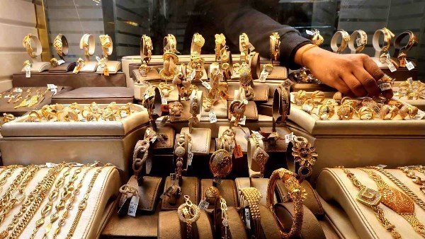 سعر الذهب اليوم الإثنين 23-2-2026 مفاجأة جديدة