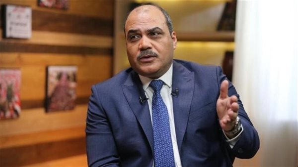 تعادل الرجل وقد تفوقه.. محمد الباز يطالب بإعادة النظر فى شهادة المرأة | فيديو