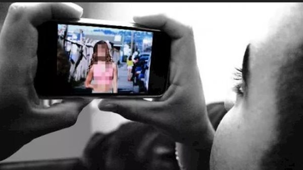 هدد طالبة جامعية بصور بعد رفض الخطوبة.. تفاصيل مثيرة في إحالة طالب الدقي للجنايات