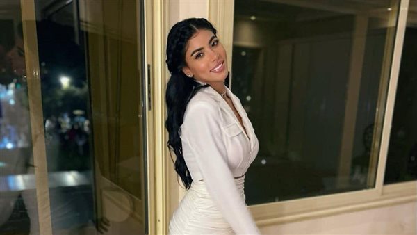 فستان لافت.. كارولين عزمي تثير ضجة في أحدث ظهور | شاهد 