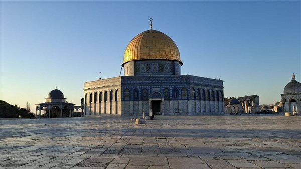 القدس في قلب العاصفة: إغلاق المسجد الأقصى بسبب التصعيد ودعوات لعودة سريعة للهدوء في رمضان