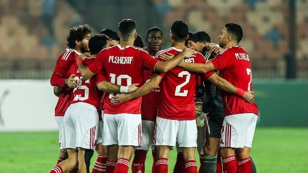 عُرض على 3 أندية لرحيله.. نجم الأهلي صداع في رأس الإدارة