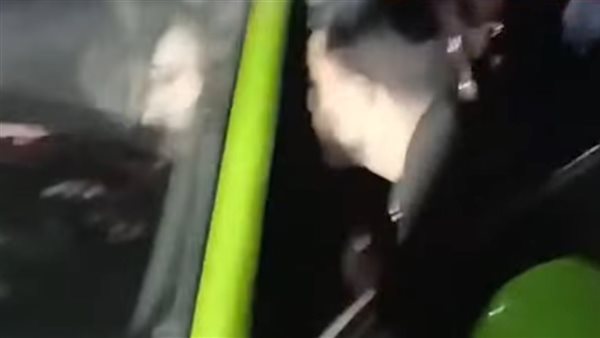  إشارات وألفاظ خارجة.. تفاصيل مشاجرة زوجة عصام صاصا مع أشخاص بالشارع 