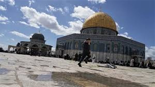 أبوابٌ مغلقة وقلوبٌ معلقة: كيف حرمت الصواريخ الإيرانية المقدسيين من وداع رمضان في الأقصى؟