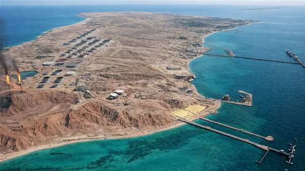 شواطئ الفخ في جزيرة خرج.. هل تسقط أحلام ترامب القديمة أمام رئة النفط الإيرانية الحصينة؟