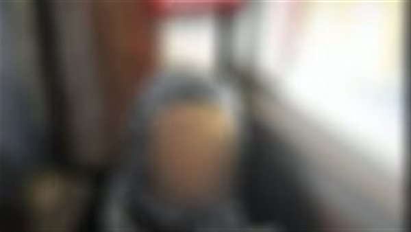 افتكروها مخطوفة.. حقيقة صورة طفلة فاقدة للوعي رفقة مسنة بالقاهرة