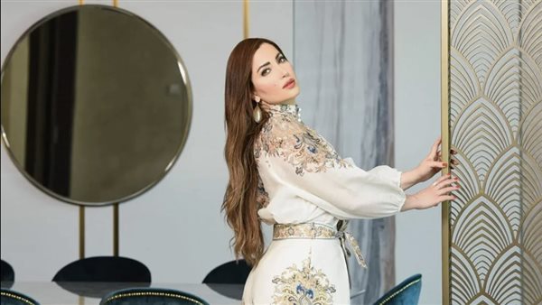  لوك مختلف.. نسرين طافش تثير ضجة بهذه الإطلالة | شاهد 