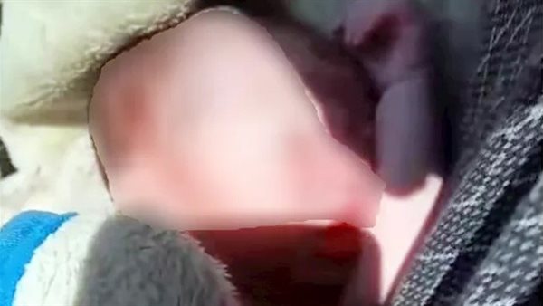 تفاصيل العثور على رضيع داخل بطانية بموقف أبشواي بالفيوم