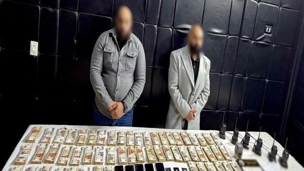  أجهزة لاسلكى ومبالغ مالية.. تفاصيل القبض على شخصين إدعيا القدرة على إنهاء المنازعات