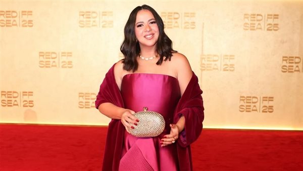 بالكاجوال.. إيمي سمير غانم تخطف الأنظار بإطلالة جديدة | شاهد