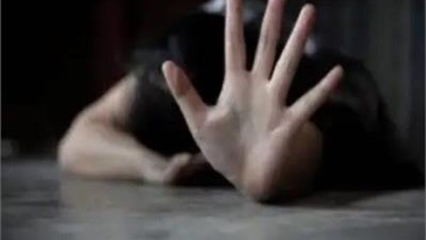 دهس شرفهم.. أم الفتاتين ضحية اعتداء عمهم في المنوفية تكشف تفاصيل صادمة