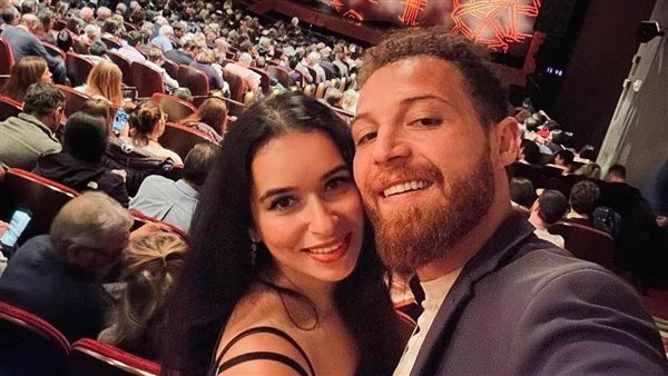  بعد ظهور سيدة أخرى بملابسها الخاصة.. محضر جديد من زوجة الفنان محمود حجازي | شاهد 