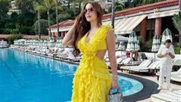 فستان جريء.. نسرين طافش تثير ضجة بهذه الإطلالة | شاهد