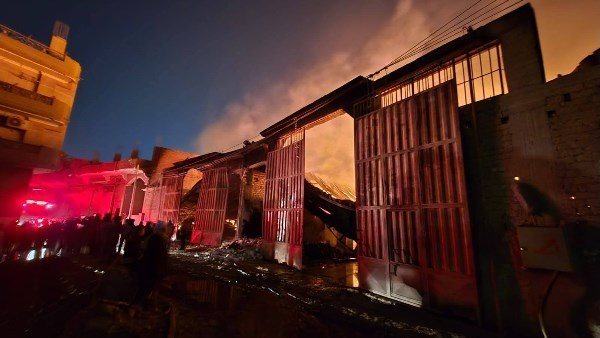  لحظات رعب.. القصة الكاملة لحريق 3 مصانع بالقناطر الخيرية 