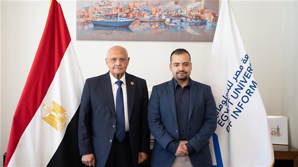 طالب بجامعة مصر للمعلوماتية يبتكر تطبيق رقمي مصري لمساعدة كريمي البصر يستخدم في 130 دولة