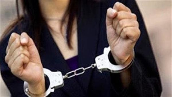 قرار جديد بشأن سيدة وابنتها وخطيبها بعد قتل زوجها على طريق الواحات