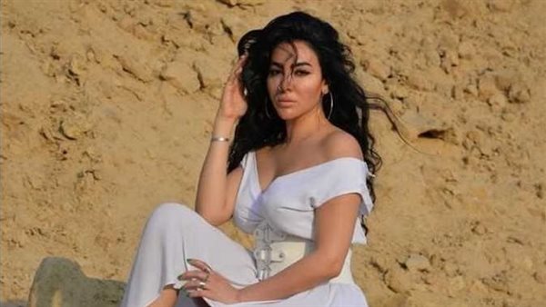 فستان كب مكشوف.. ميريهان حسين تثير الجدل بهذه الإطلالة | شاهد