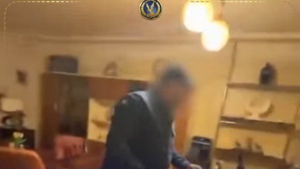 السبب مثير.. تفاصيل تعدي سيدة على طليقها داخل مكتبه بالإسكندرية | فيديو