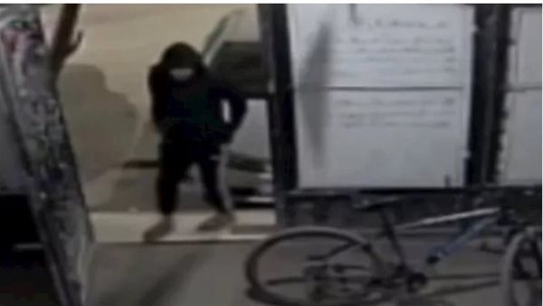 الكاميرات فضحته.. تفاصيل سقوط 