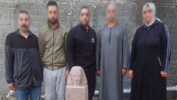  تمثال فرعونى كبير.. تفاصيل ضبط 5 أشخاص عثروا على أثار داخل أرض بالبدرشين 