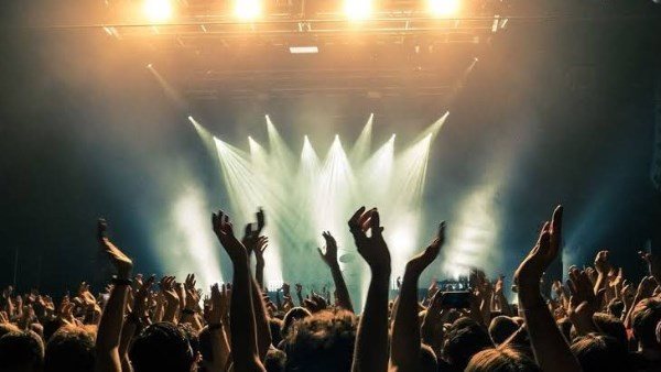  فتاة تستقطب الشباب.. تفاصيل مثيرة عن الحفل الفاضح بفيلا أكتوبر 