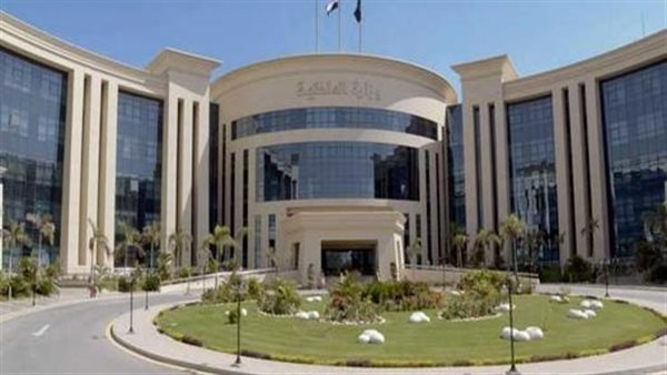 طرود وهمية.. تفاصيل القبض على عصابة أجانب تسرق المواطنين في القاهرة