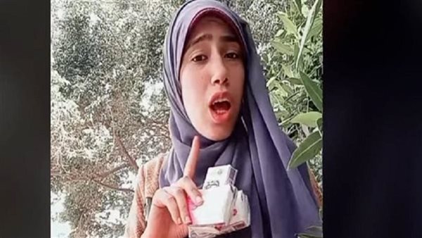 كانت بتشحت منه.. تفاصيل الحكم على علياء قمرون بتهمة التعدي على قاضي 