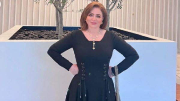 رشاقة لافتة.. إلهام شاهين تثير ضجة بإطلالة جديدة | شاهد