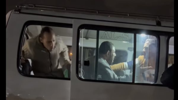  عورها في راسها.. تفاصيل القبض على المتهم بالتحرش بفتاة داخل ميكروباص بدمياط 