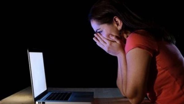  هددها بصور خاصة.. فتاة تشكر القضاء بعد حبس خطيبها بسوهاج 
