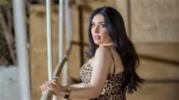 بالكيرلي.. عبير صبري تخطف الأنظار بهذه الإطلالة | شاهد