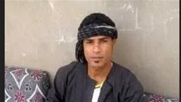 بيشتغل باليومية عشان بناته.. مأساة عامل المنوفية الذي ابتلعته دراسة القمح