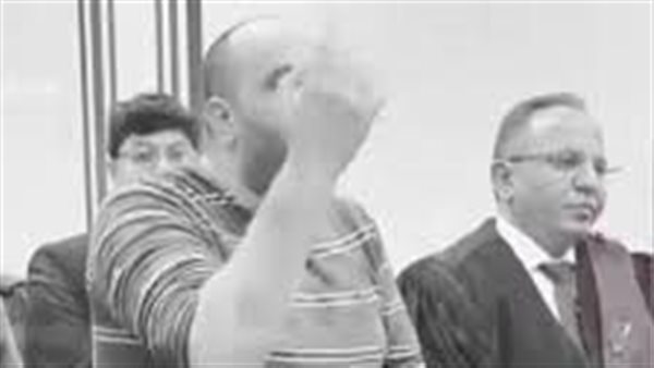 انتظرتها أكثر من 9 ساعات على المقهى المقابل لمنزلها.. ماذا قال القاضي المتهم بقتل طليقته؟ 