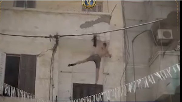 حاول سرقة أحذية محرم بك.. اعترافات اللص الطائر بالإسكندرية | فيديو