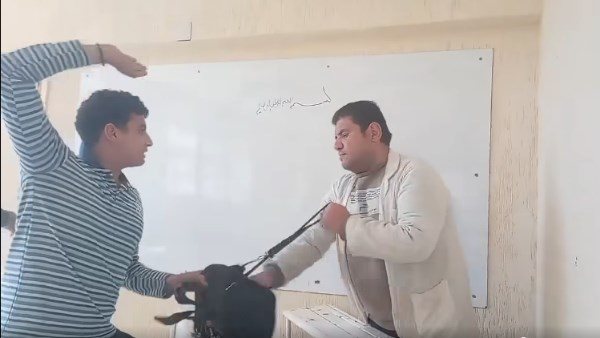 التفاصيل الكاملة لاعتداء طالب على مدرس داخل مدرسة بشبرا الخيمة | فيديو