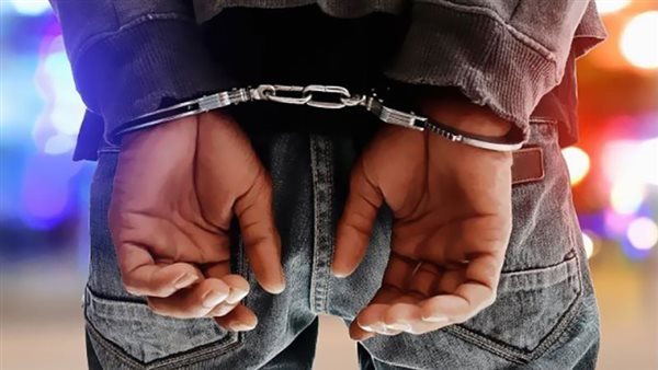 تفاصيل القبض على حارس عقار لاتهامه بتقبيل طبيبة أسنان خليجية بالعجوزة