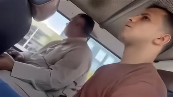  أفعال خادشة للحياء.. الأمن يفحص فيديو صادم لشاب داخل ميكروباص بحلوان 