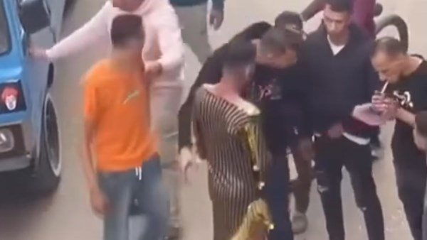 تفاصيل الحكم على المتهمين بإجبار شاب على ارتداء ملابس نسائية بالقليوبية 