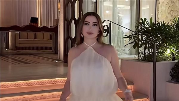  بالشورت.. نسرين طافش تثير ضجة بإطلالة جريئة | شاهد